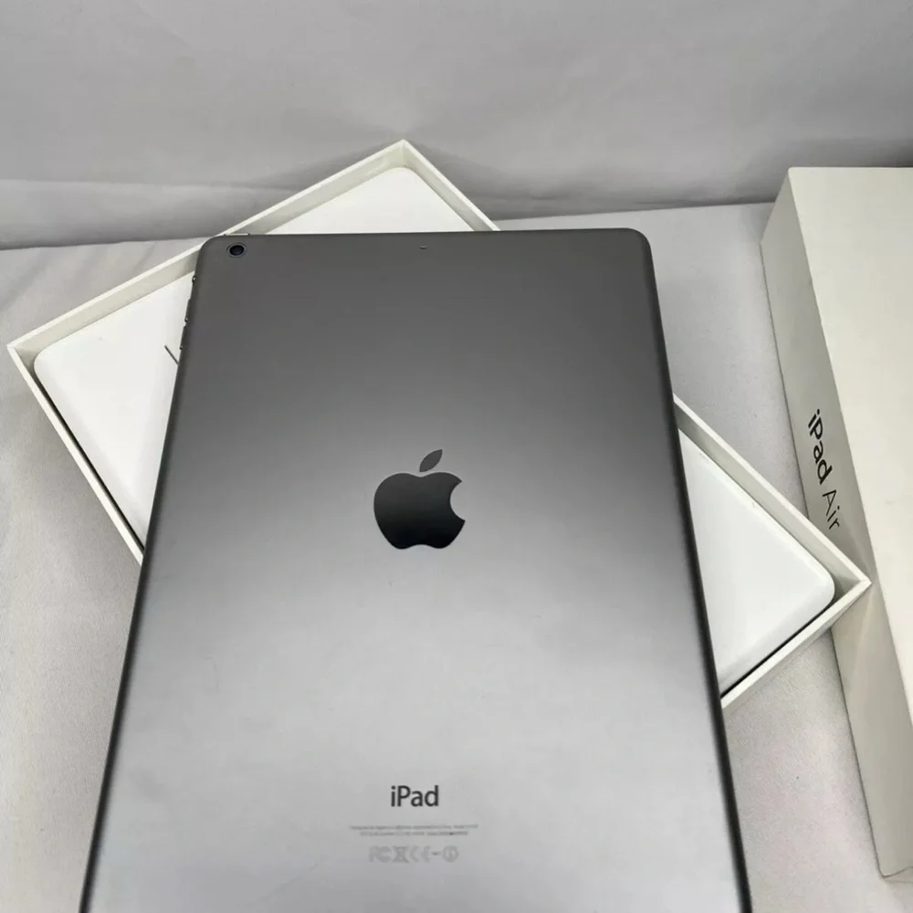 Apple iPad Air - Space Gray